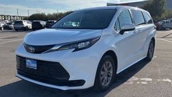 2025 Toyota Sienna LE 8-Passenger