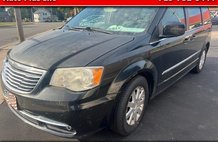 2014 Chrysler Town and Country Touring