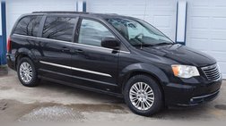 2015 Chrysler Town and Country Touring-L