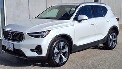2025 Volvo XC40 B5 Plus Bright Theme