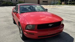 2005 Ford Mustang V6 Deluxe