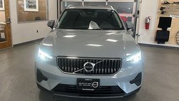 2025 Volvo XC40 B5 Core Bright Theme