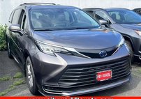 2022 Toyota Sienna LE 8-Passenger