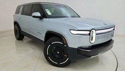 2025 Rivian R1S Adventure