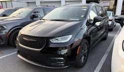 2024 Chrysler Pacifica Hybrid Road Tripper