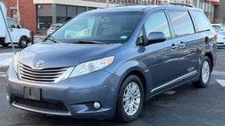 2015 Toyota Sienna XLE 7-Passenger Auto Access Seat