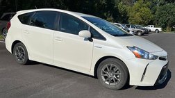 2017 Toyota Prius v Three