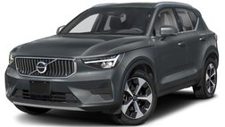 2025 Volvo XC40 B5 Plus Bright Theme