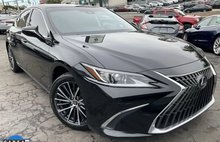 2022 Lexus ES 300h Base