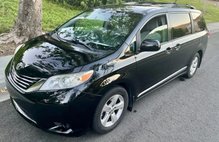 2013 Toyota Sienna LE