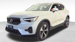 2025 Volvo XC40 B5 Plus Bright Theme