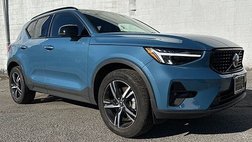 2023 Volvo XC40 B5 Plus Dark Theme