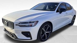 2023 Volvo S60 B5 Core Dark Theme