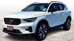 2025 Volvo XC40 B5 Plus Dark Theme