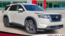 2022 Nissan Pathfinder SV