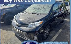 2019 Toyota Sienna XLE 7-Passenger Auto Access Seat