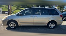 2005 Toyota Sienna LE - 7 Passenger Seating