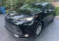 2025 Toyota Sienna XLE 7-Passenger