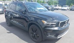 2021 Volvo XC40 T5 Momentum