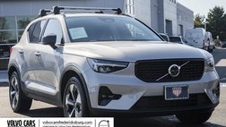 2024 Volvo XC40 B5 Plus Dark Theme