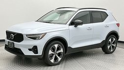 2025 Volvo XC40 B5 Plus Dark Theme