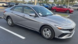 2025 Hyundai Elantra SE