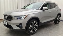 2023 Volvo XC40 B5 Plus Bright Theme