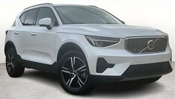 2025 Volvo XC40 B5 Core Bright Theme