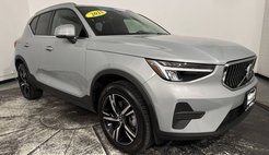 2025 Volvo XC40 B5 Core Bright Theme
