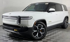 2024 Rivian R1S Adventure