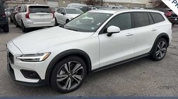 2025 Volvo V60 Cross Country B5 Plus