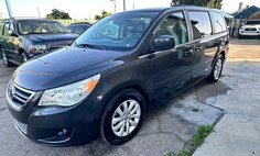 2012 Volkswagen Routan SE