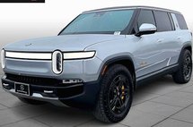 2023 Rivian R1S Adventure