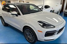 2023 Porsche Cayenne Standard