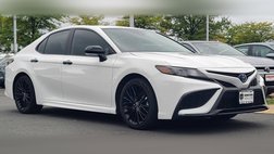 2022 Toyota Camry Hybrid SE Nightshade