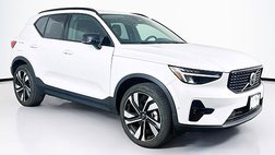 2025 Volvo XC40 B5 Plus Dark Theme