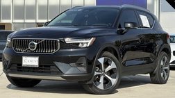 2025 Volvo XC40 B5 Plus Bright Theme