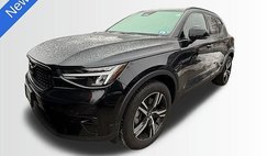 2023 Volvo XC40 B5 Plus Dark Theme