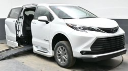 2026 Toyota Sienna XLE Van 4D