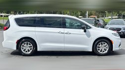 2024 Chrysler Pacifica Touring
