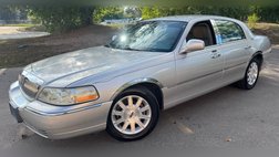 2011 Lincoln Town Car Signature Limited