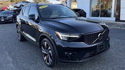 2023 Volvo XC40 B5 Plus Dark Theme