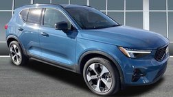 2024 Volvo XC40 B5 Plus Dark Theme