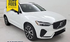 2023 Volvo XC60 B5 Plus Dark Theme