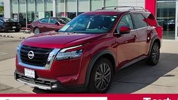 2023 Nissan Pathfinder SL