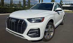 2023 Audi Q5 quattro Premium 40 TFSI