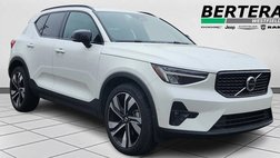 2025 Volvo XC40 B5 Plus Dark Theme