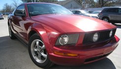 2005 Ford Mustang V6 Deluxe