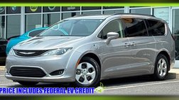 2017 Chrysler Pacifica Hybrid Premium