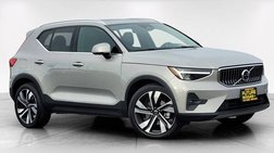 2023 Volvo XC40 B5 Plus Bright Theme
